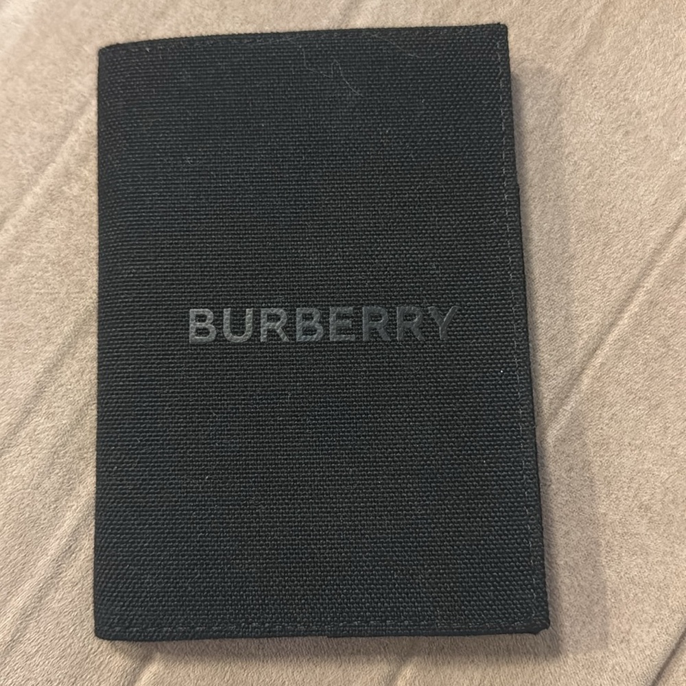 BURBERRY Parfum GWP Passport Holder/Wallet